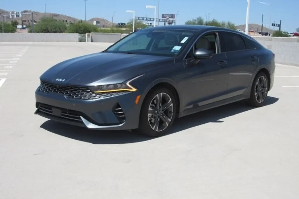 2022 Kia K5 EX photo 1