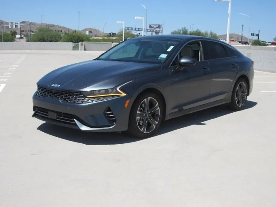 2022 Kia K5 EX photo 1