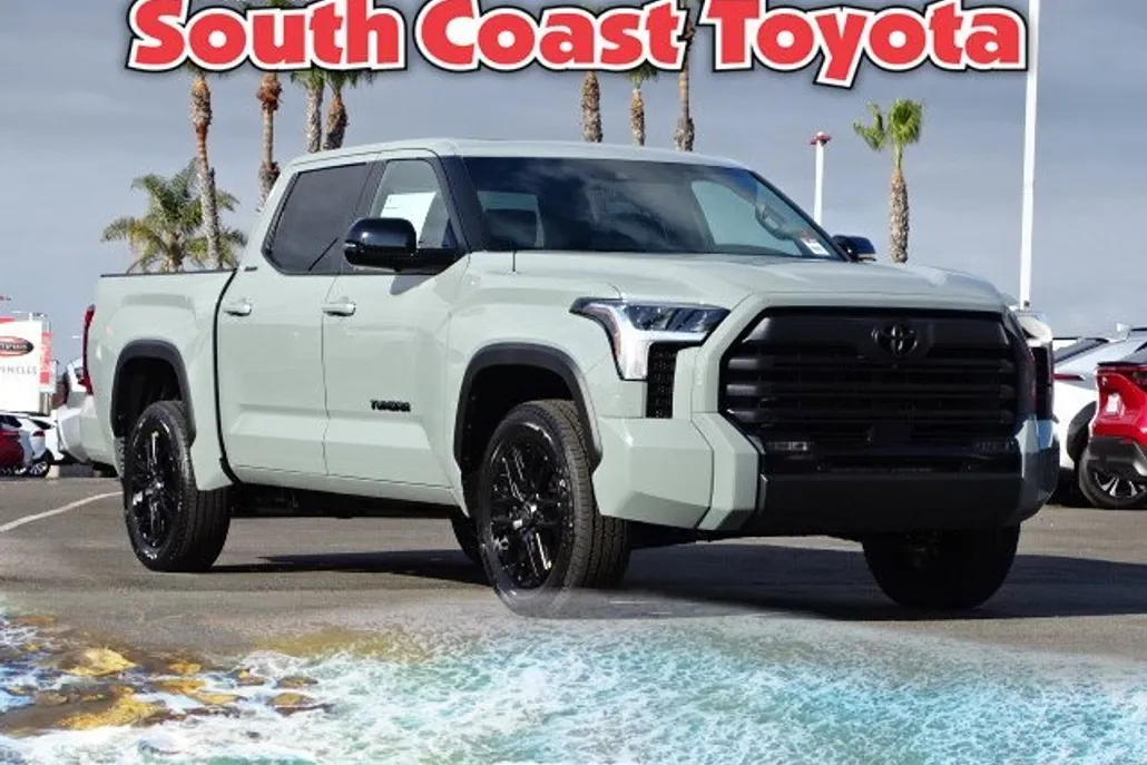 2025 Toyota Tundra Limited CrewMax photo 1