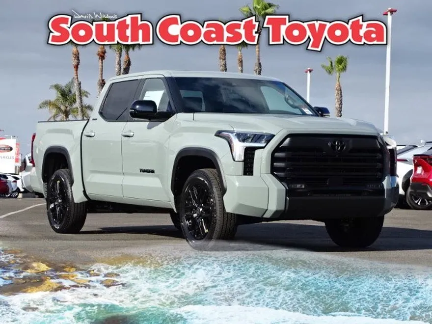 2025 Toyota Tundra Limited CrewMax photo 1