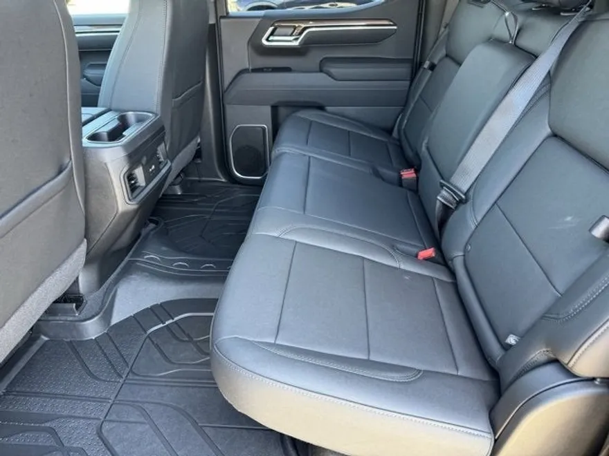2025 Chevrolet Silverado 1500 RST photo 1