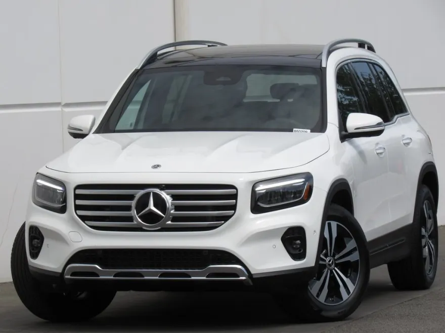 2025 Mercedes Benz GLB 250 4MATIC photo 1