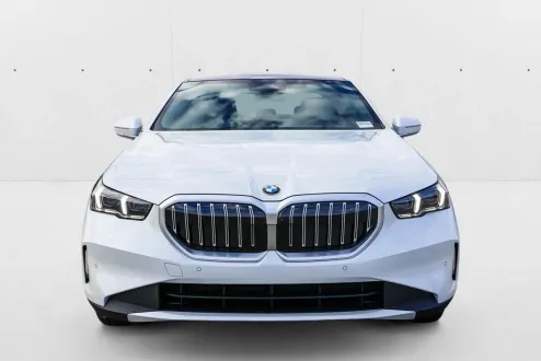 2025 Bmw 530i xDrive Sedan photo 2