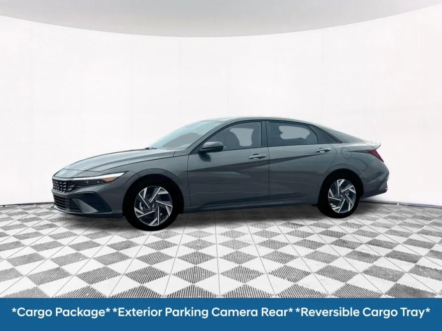 2025 Hyundai Elantra SEL Sport photo 1
