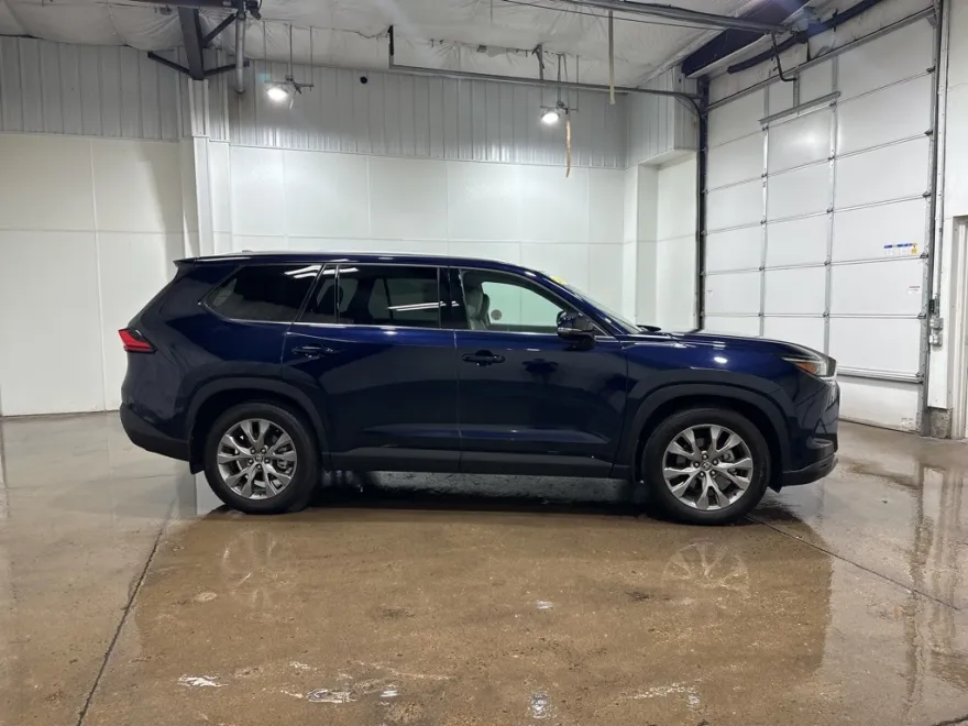 2024 Toyota Grand Highlander Limited photo 1