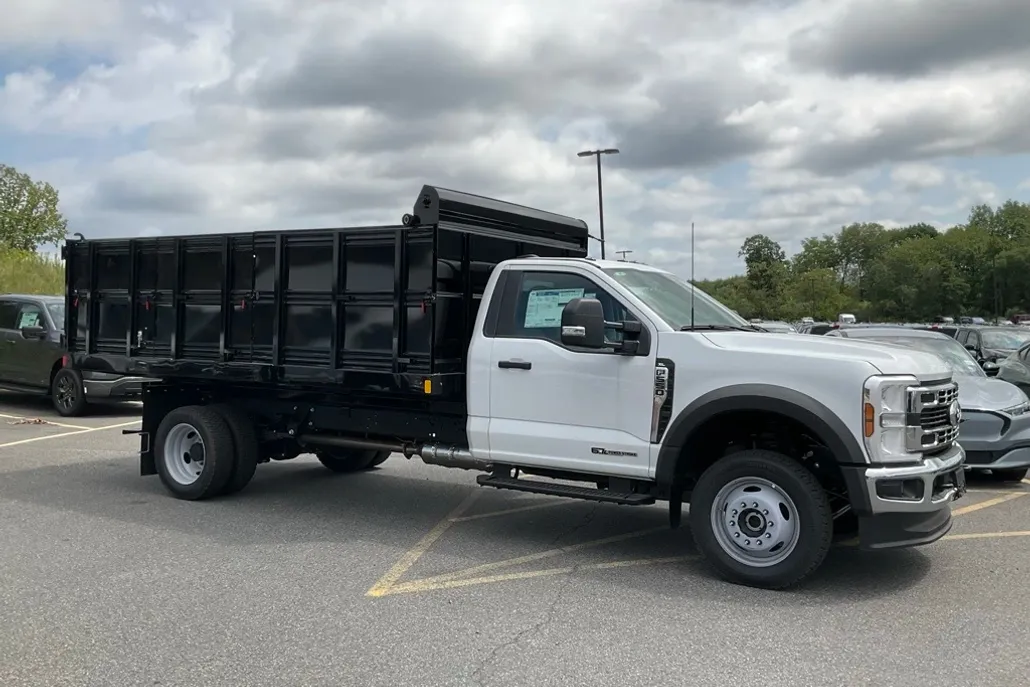 2024 Ford F-550 XL photo 1