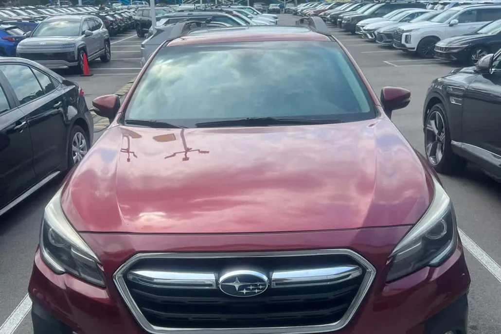 2018 Subaru Outback Limited photo 1