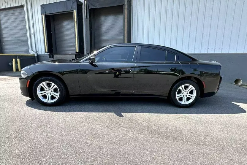 2019 Dodge Charger SXT photo 1