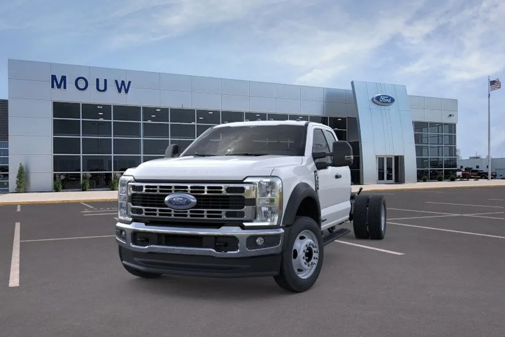 2025 Ford F-550 XL photo 1