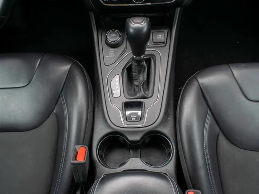 2019 Jeep Cherokee Latitude photo 29