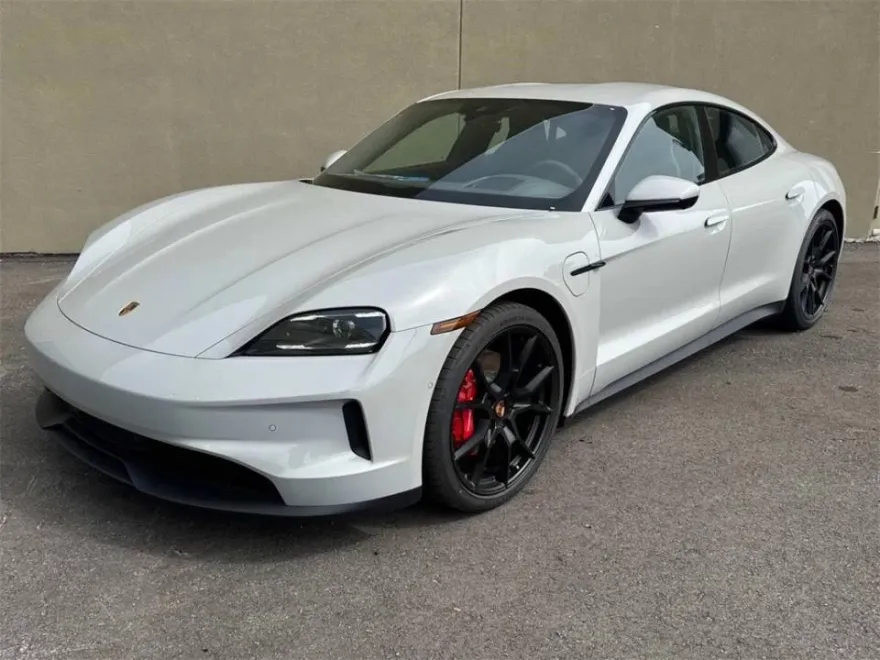 2025 Porsche Taycan 4S photo 1