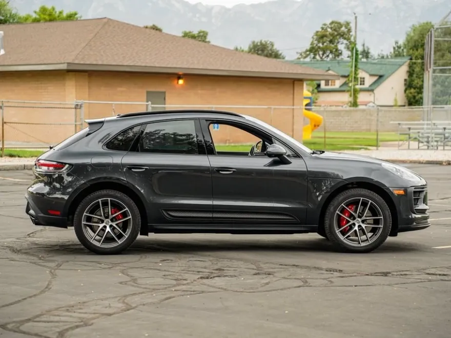 2024 Porsche Macan S photo 1