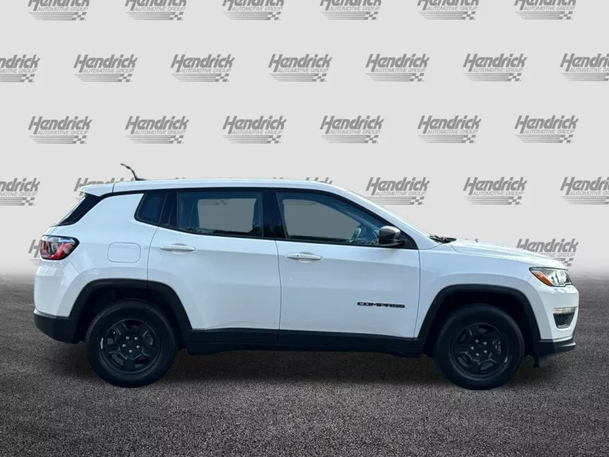 2018 Jeep Compass Sport photo 1
