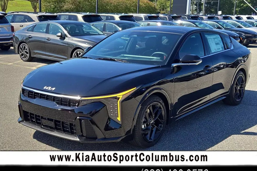 2025 Kia K4 GT-Line Turbo photo 1