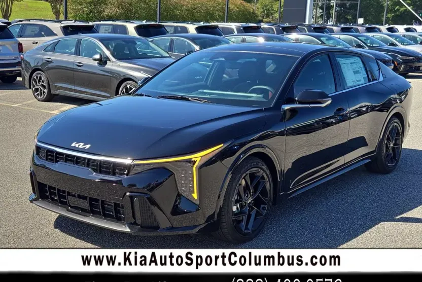 2025 Kia K4 GT-Line Turbo photo 1