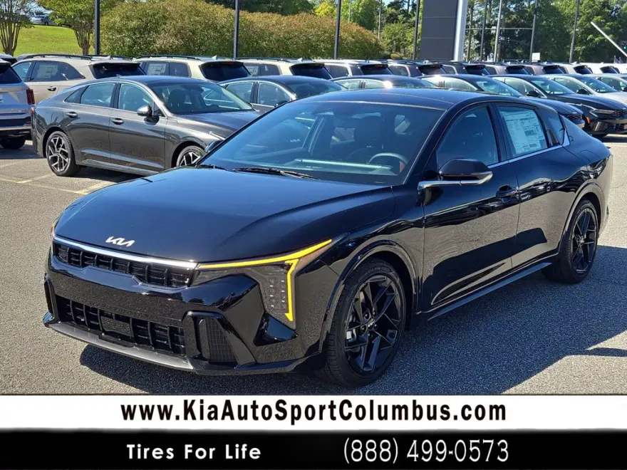 2025 Kia K4 GT-Line Turbo photo 1