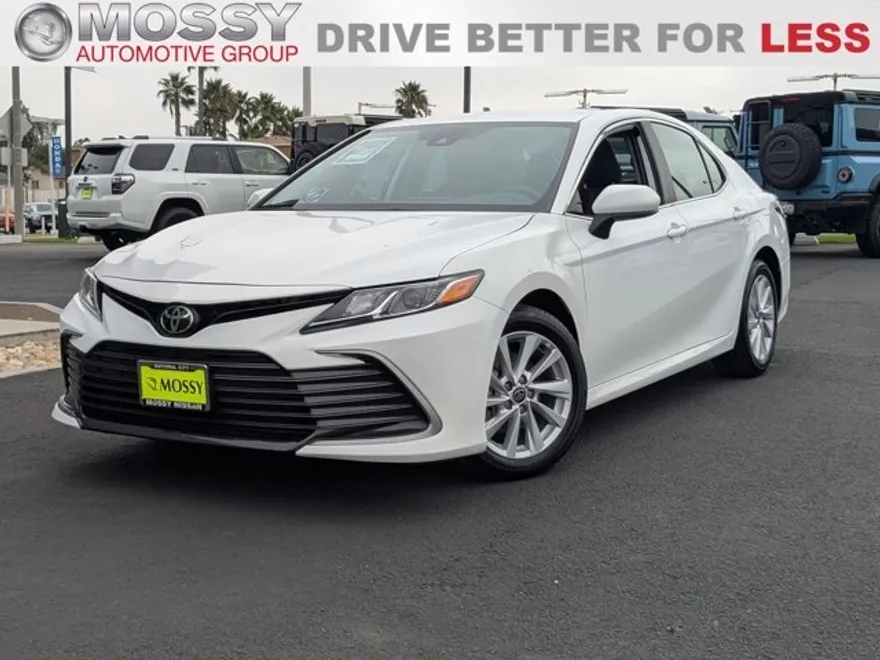 2024 Toyota Camry LE photo 1