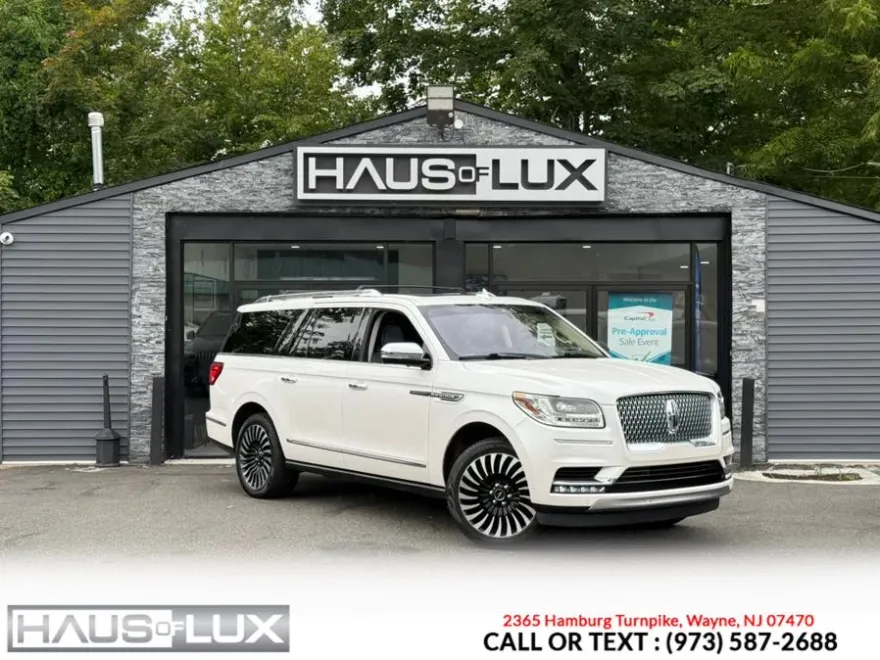 2018 Lincoln Navigator Black Label photo 1