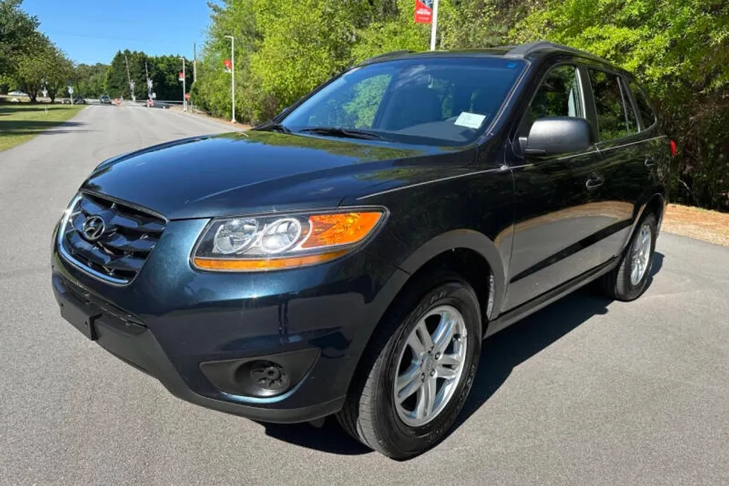 2010 Hyundai Santa Fe GLS photo 1
