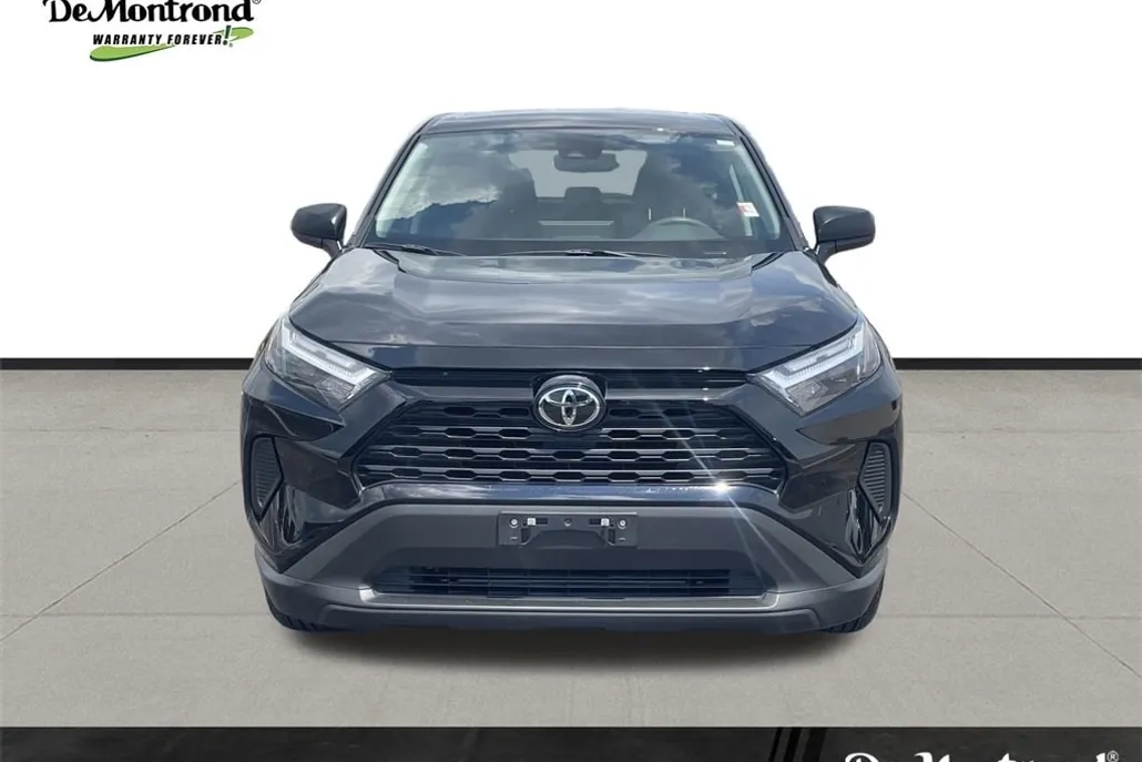 2023 Toyota RAV4 LE photo 1