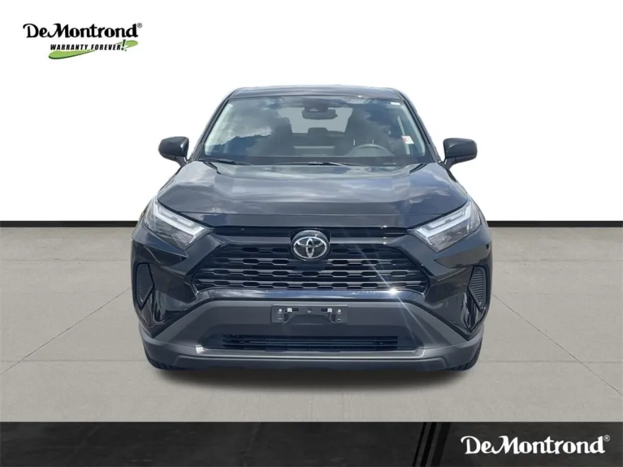 2023 Toyota RAV4 LE photo 1