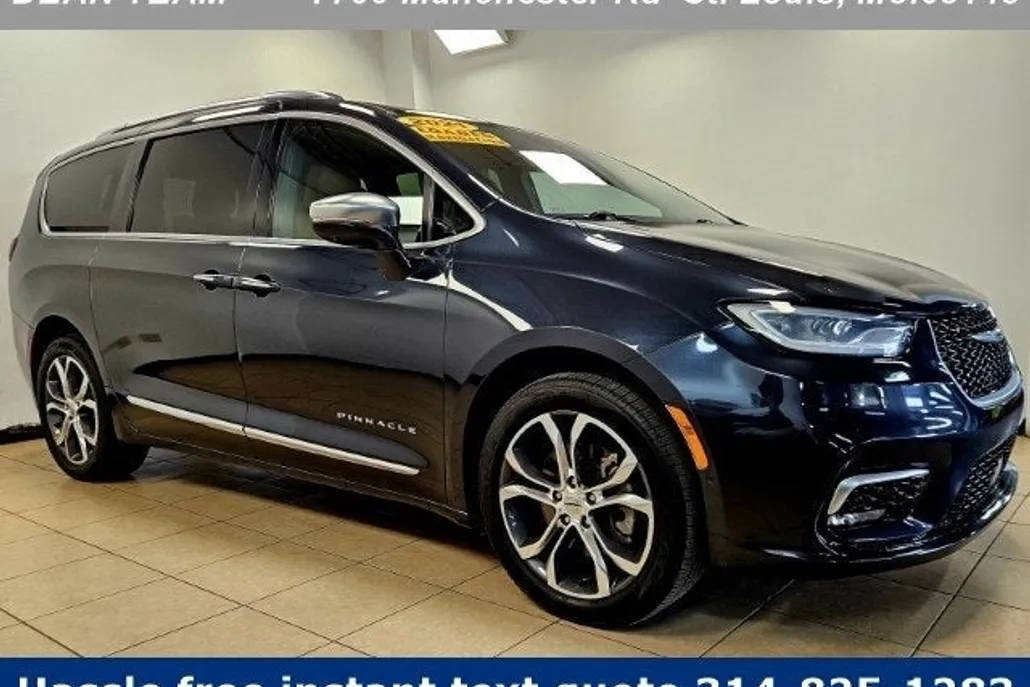 2021 Chrysler Pacifica Pinnacle photo 1