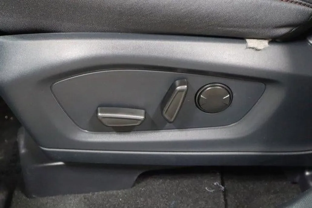 2025 Ford Explorer photo 1