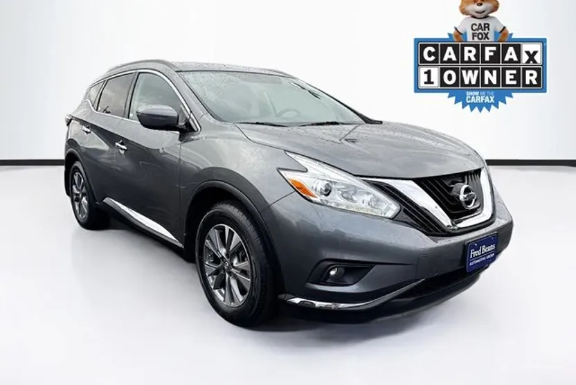 2017 Nissan Murano SV photo 1