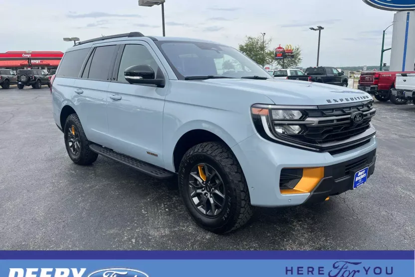 2025 Ford Expedition photo 1