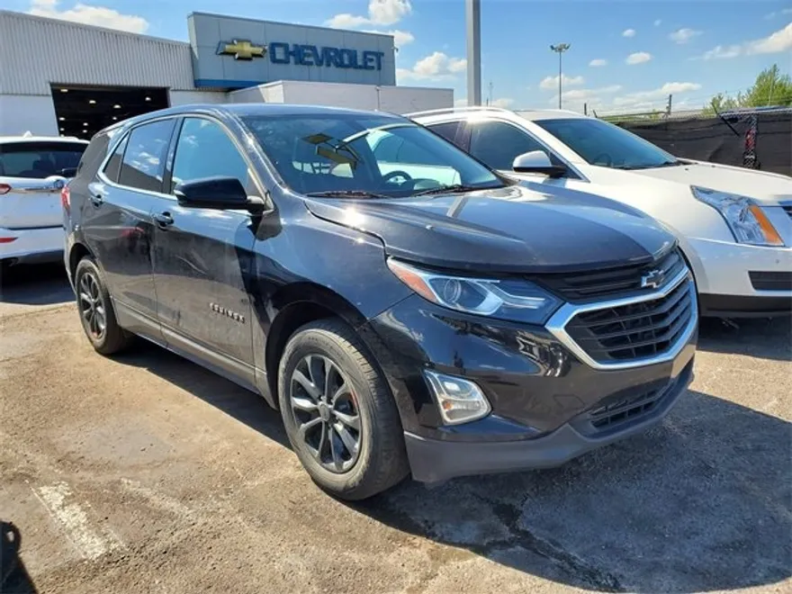 2019 Chevrolet Equinox LT photo 1