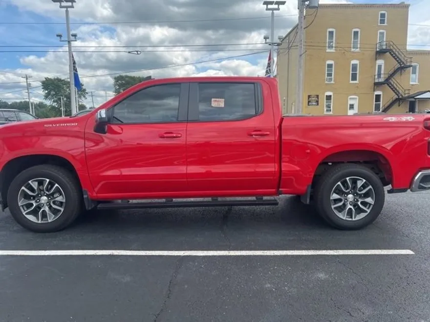 2024 Chevrolet Silverado 1500 LT photo 1