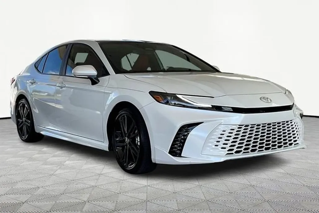 2025 Toyota Camry XSE photo 1
