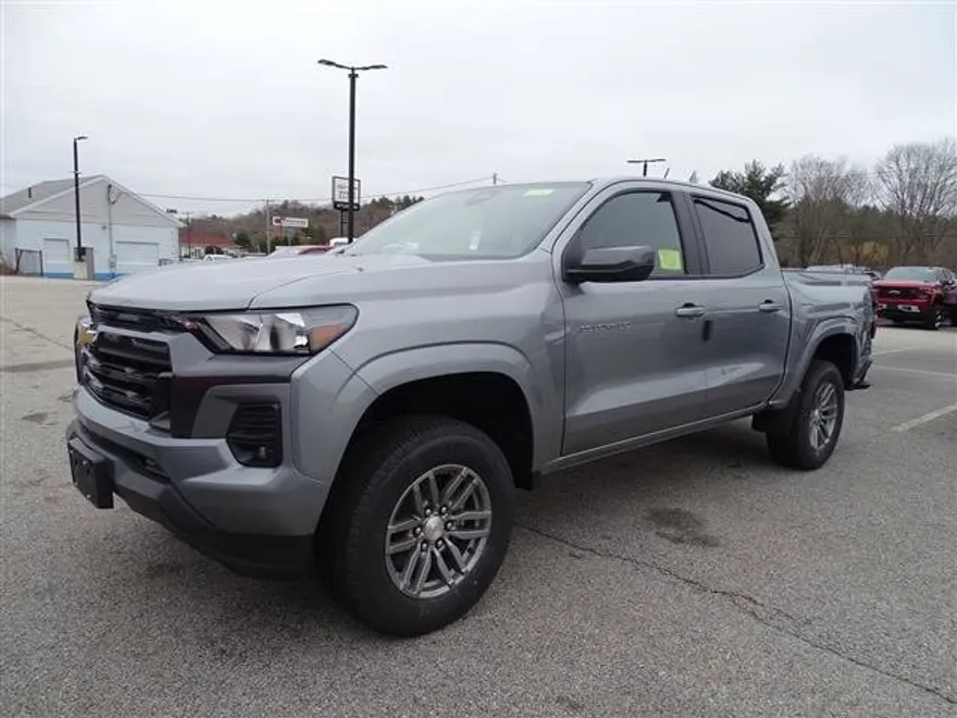2024 Chevrolet Colorado LT photo 1