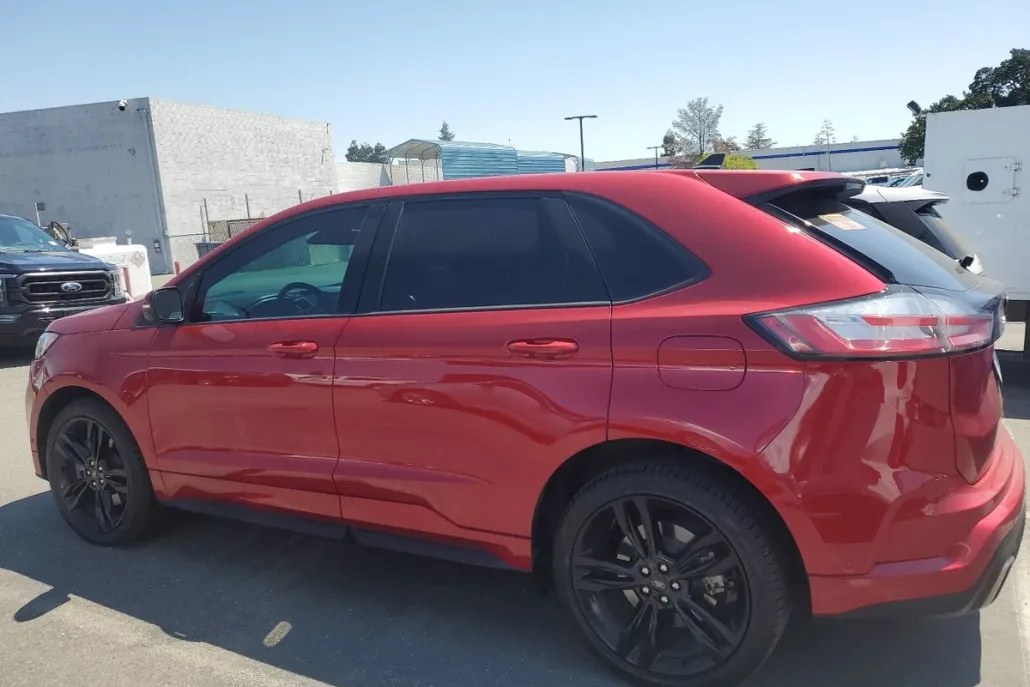 2022 Ford Edge ST photo 1