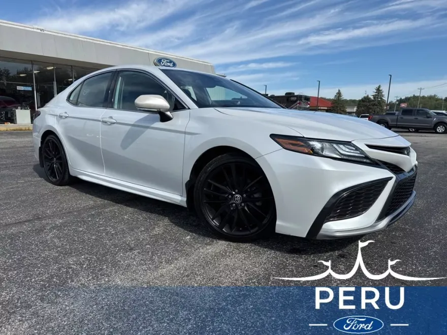 2022 Toyota Camry Hybrid XSE photo 1