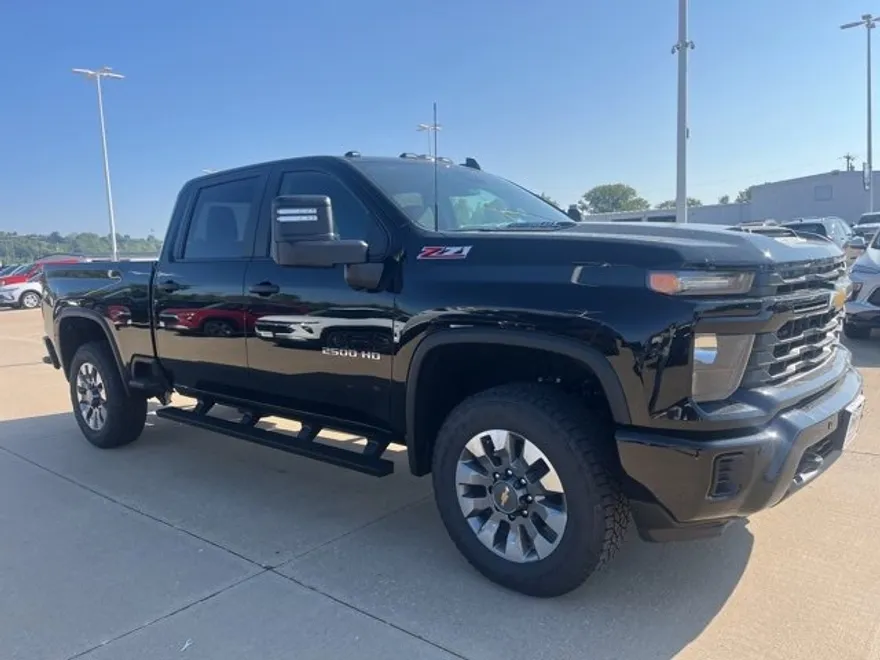 2025 Chevrolet Silverado 2500HD Custom photo 1