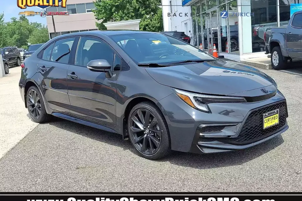 2023 Toyota Corolla SE photo 1