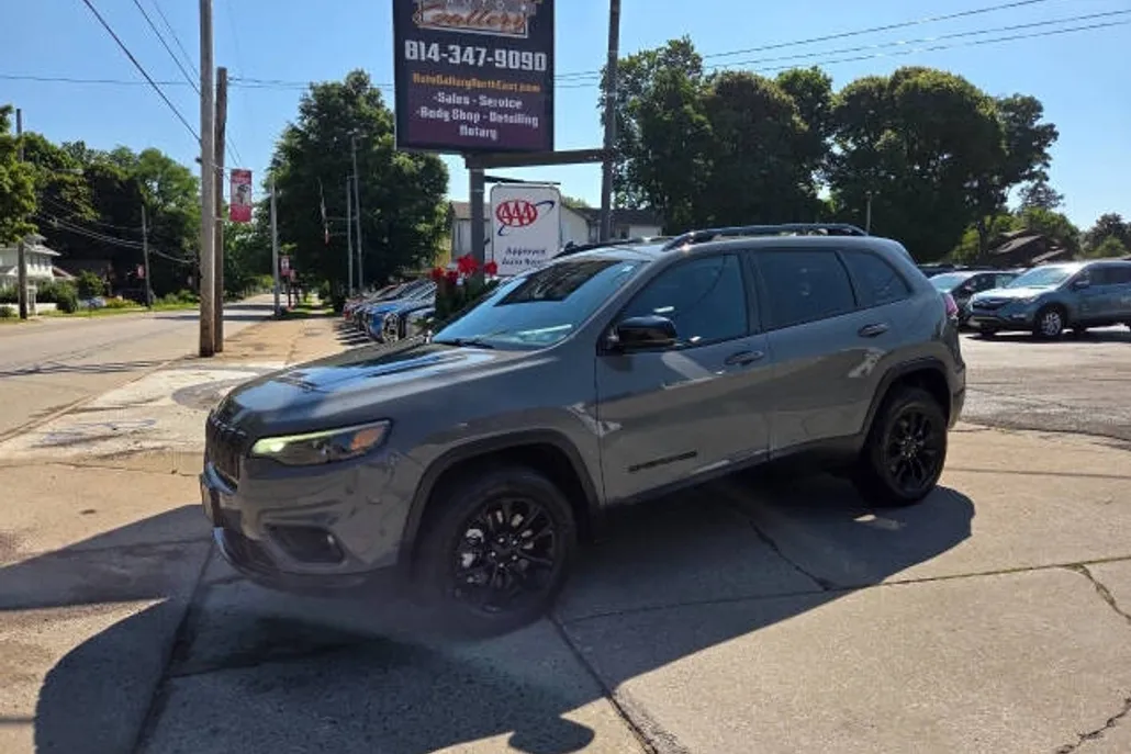 2023 Jeep Cherokee Altitude Lux photo 1