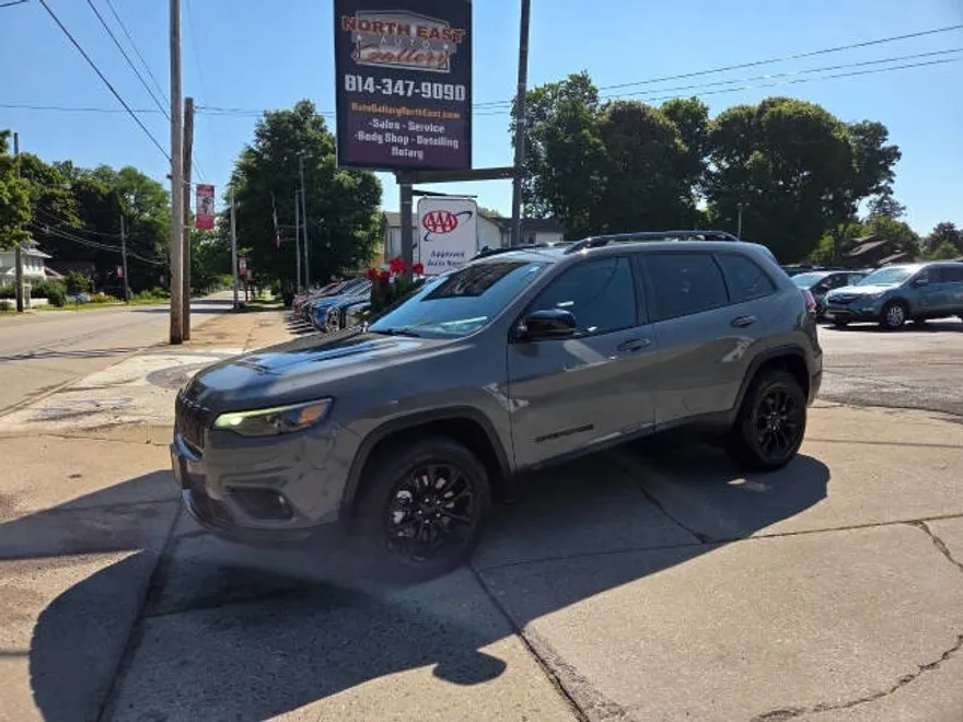 2023 Jeep Cherokee Altitude Lux photo 1