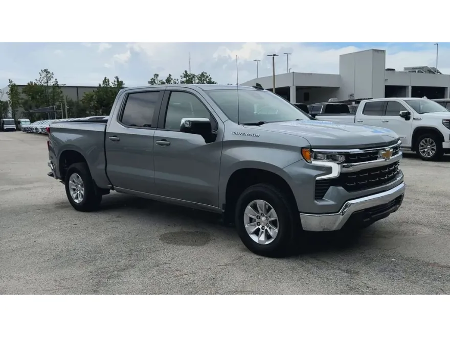 2025 Chevrolet Silverado 1500 LT photo 1