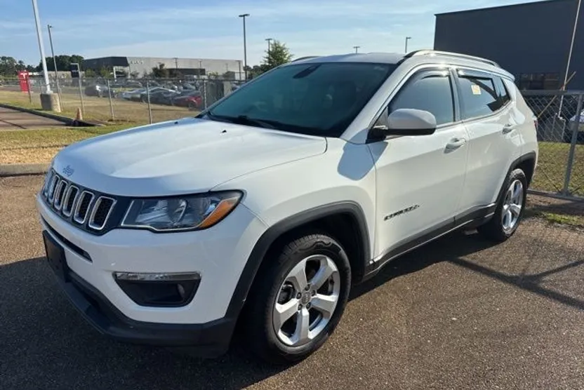 2020 Jeep Compass Latitude photo 1
