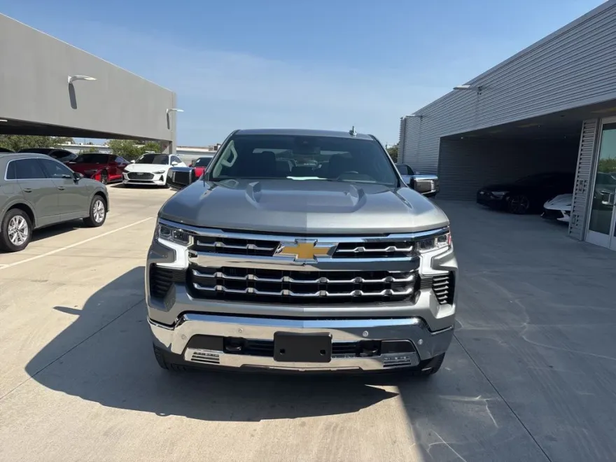 2024 Chevrolet Silverado 1500 LTZ photo 1