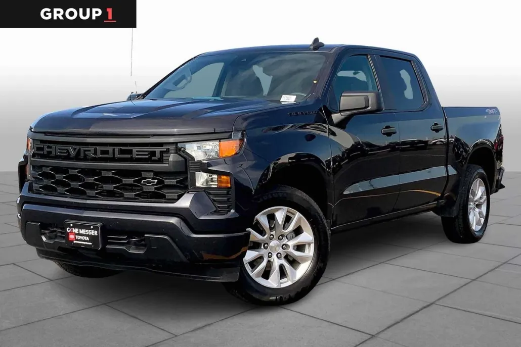 2023 Chevrolet Silverado 1500 Custom photo 1