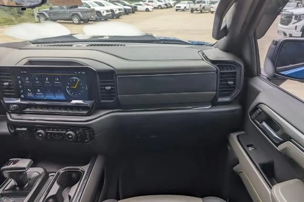 2022 Chevrolet Silverado 1500 ZR2 photo 1