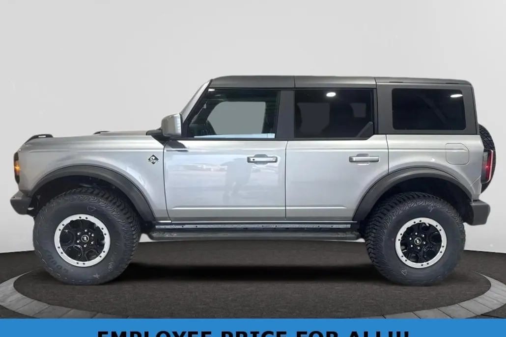 2024 Ford Bronco Outer Banks photo 1