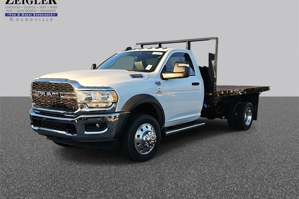 2024 Ram 5500 Tradesman photo 1