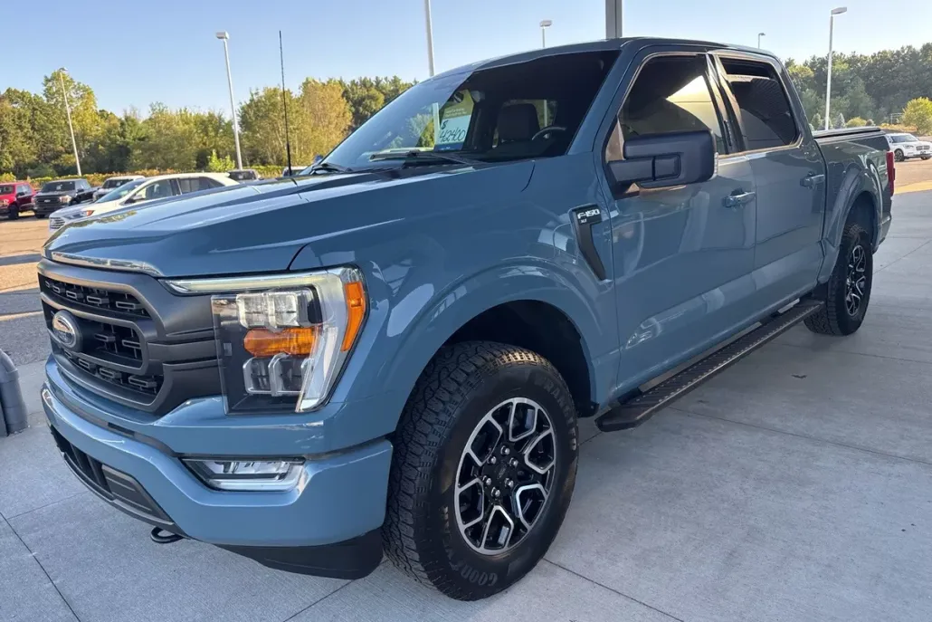 2023 Ford F-150 XLT photo 1
