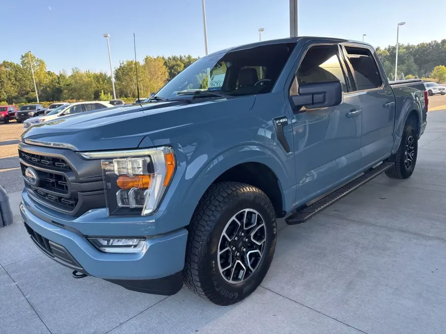2023 Ford F-150 XLT photo 1