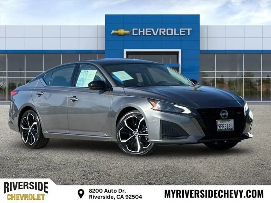 2023 Nissan Altima 2.5 SR photo 1