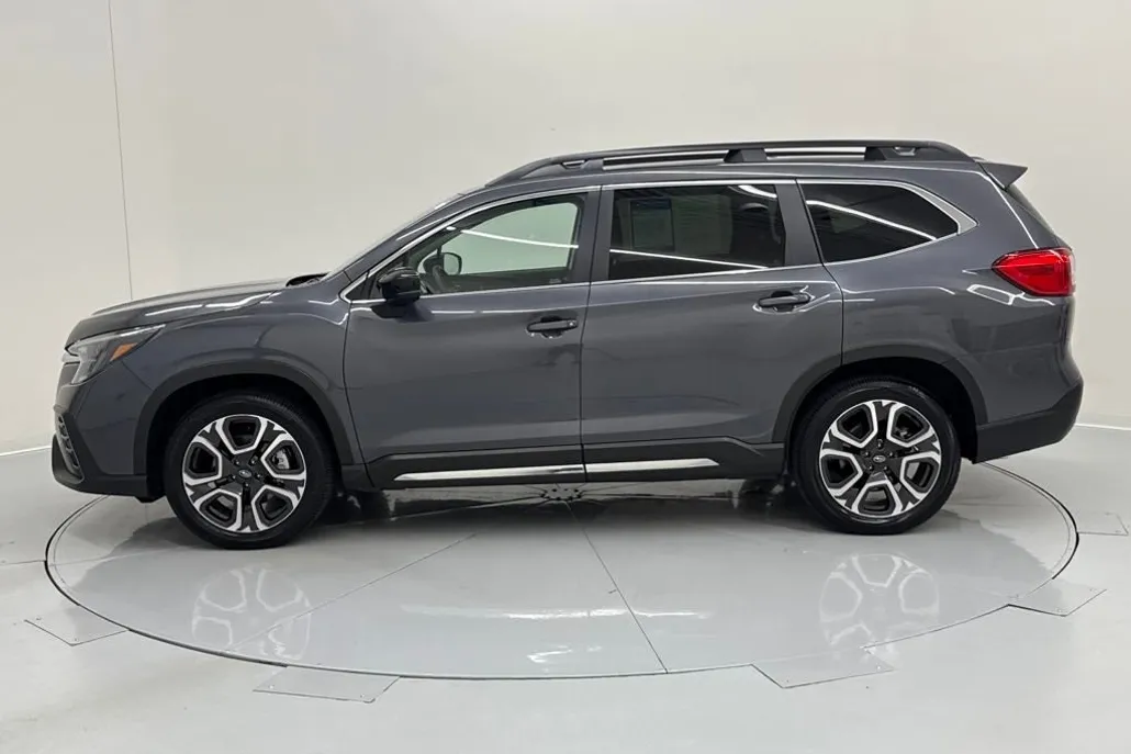 2025 Subaru Ascent Limited photo 1